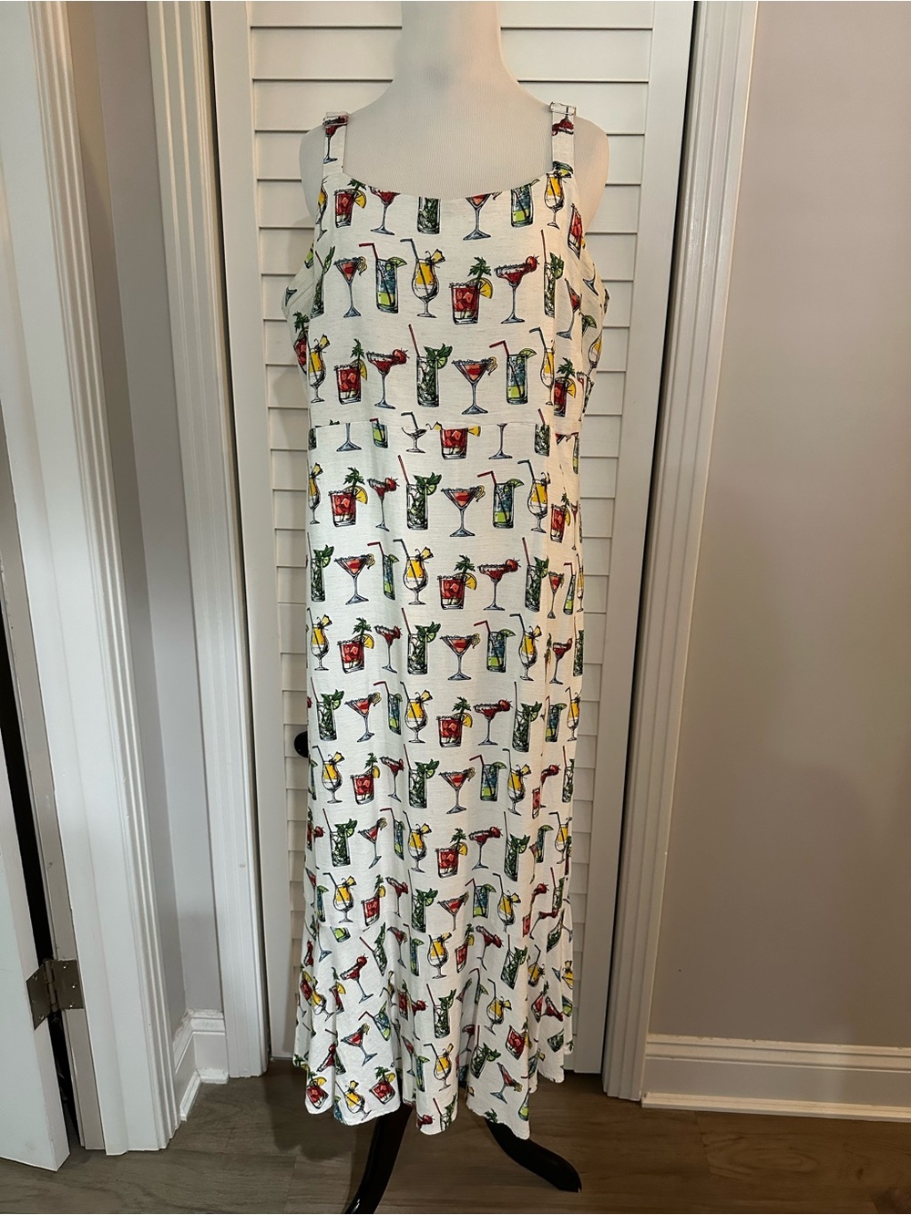 Jane + Delancey linen blend dress with cocktails